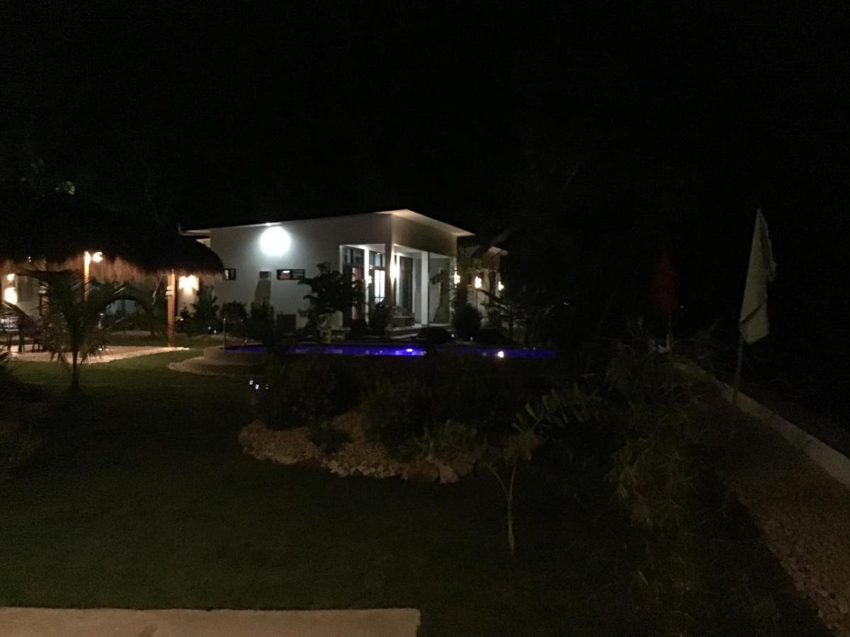 Bamboobeachvilla2 Ac New Oceanfront Pool Sunsetview Garden Kitchen Satellite Starlink Wi-Fi Dimiao Exteriör bild